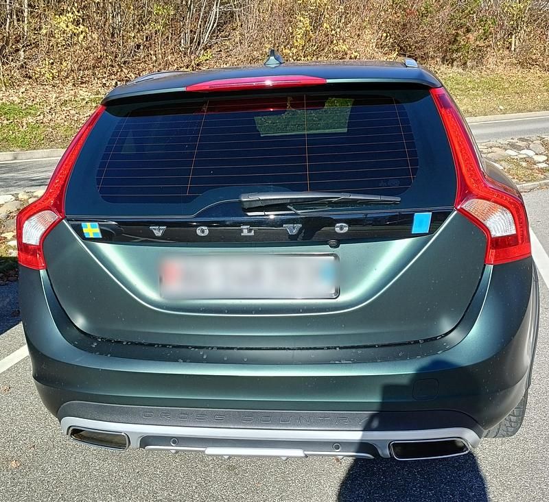 Gebraucht Volvo V60 CC Summum 190 PS (139 kW) 2016 Kombi