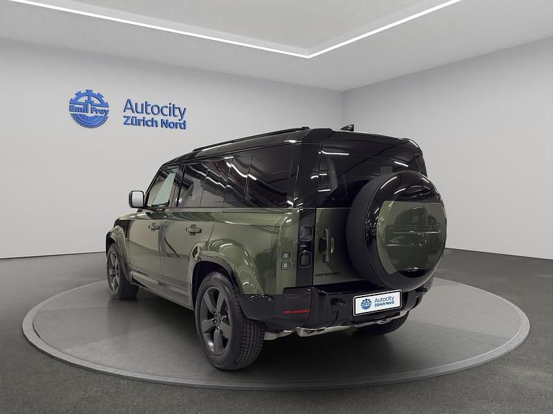 Neu Land Rover Defender SE Dynamic 249 PS (183 kW) 2025 Grün SUV