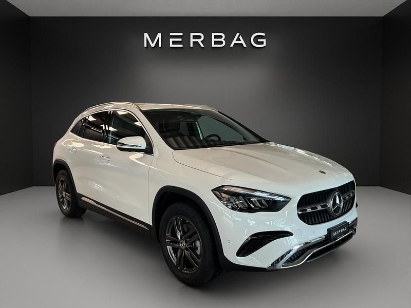 Weiss Neu 2025 Mercedes GLA200 SUV | CHF 62’900 - Bild 1/4