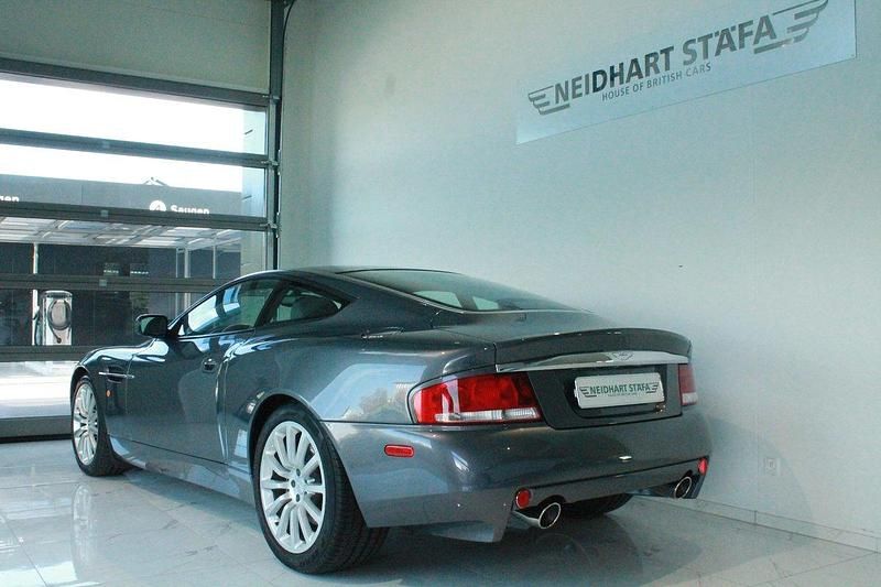 Gebraucht Aston Martin Vanquish 470 PS (345 kW) 2002 Grau Coupé
