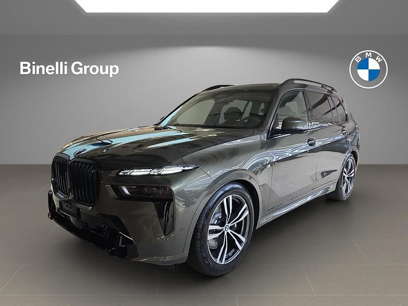 Neu BMW X7 M Sport 351 PS (258 kW) 2025 Grün SUV