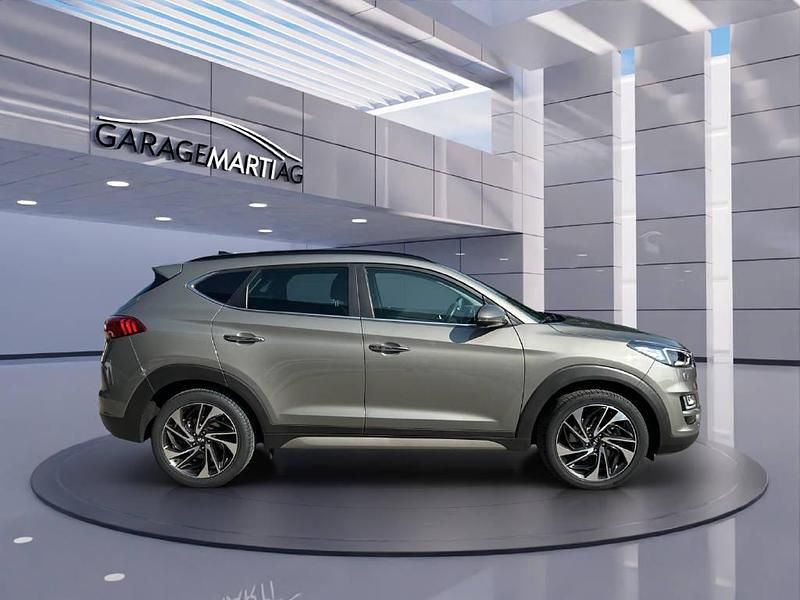 Gebraucht Hyundai Tucson 136 PS (100 kW) 2019 Grau SUV