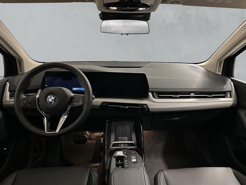 Gebraucht BMW 218 Active Tourer Luxury Line 136 PS (100 kW) 2024 Weiss Van / Kleinbus