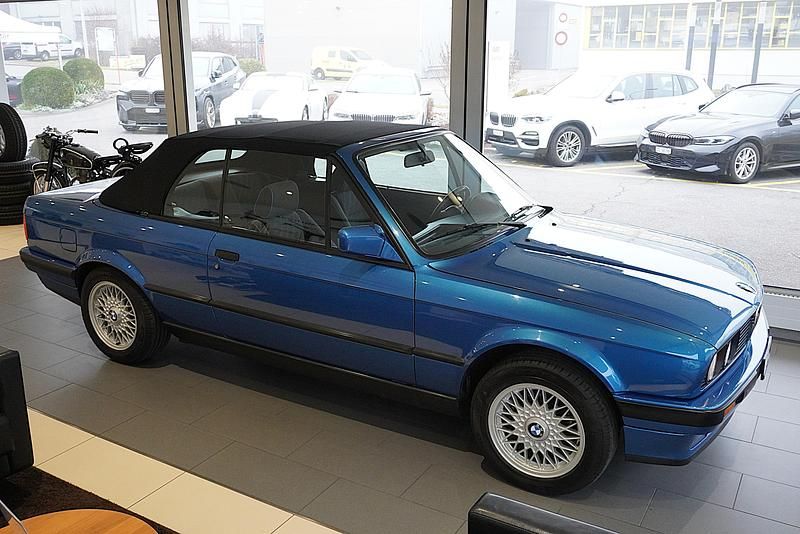 Gebraucht BMW 318 Cabriolet 113 PS (83 kW) 1992 Blau Cabrio