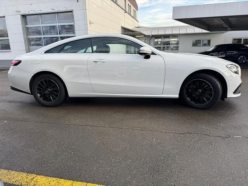 Gebraucht Mercedes E200 Avantgarde 197 PS (144 kW) 2020 Coupé