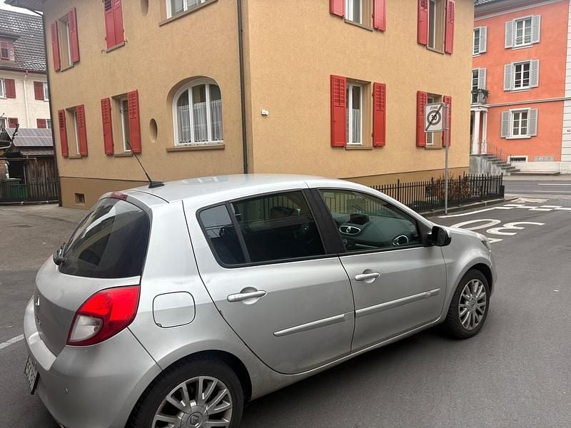 Gebraucht Renault Clio II Exception 112 PS (82 kW) 2010