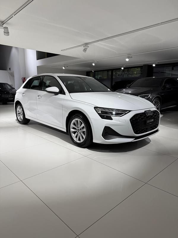 Gebraucht 2024 Audi A3 Sportback e-tron Attraction Kleinwagen | CHF 29’900 (Guter Preis) - Bild 1/4