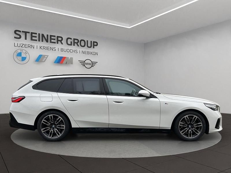 Gebraucht BMW 520 M Sport 197 PS (144 kW) 2025 Weiss Kombi