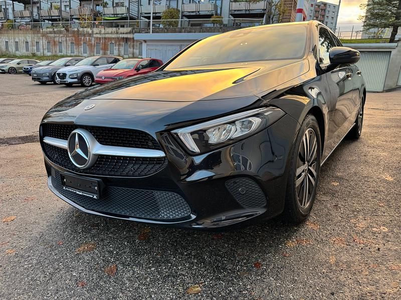 Gebraucht Mercedes A180 Progressive 136 PS (100 kW) 2021 Schwarz Limousine