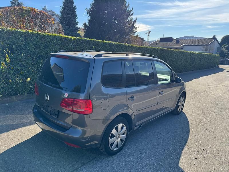 Gebraucht VW Touran Comfortline 105 PS (77 kW) 2011 Van / Kleinbus