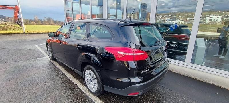 Gebraucht Ford Focus Business Edition 125 PS (91 kW) 2017 Schwarz Kombi