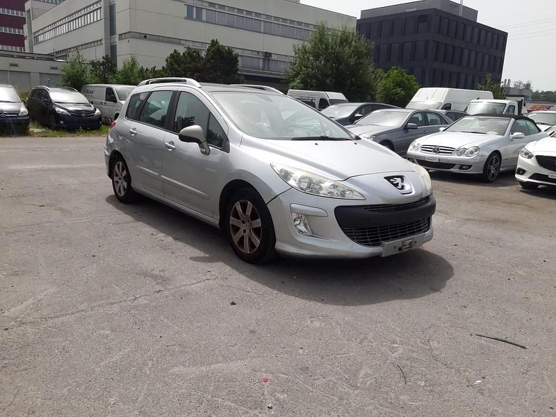 Gebraucht Peugeot 308 SW 112 PS (82 kW) 2011 Kombi