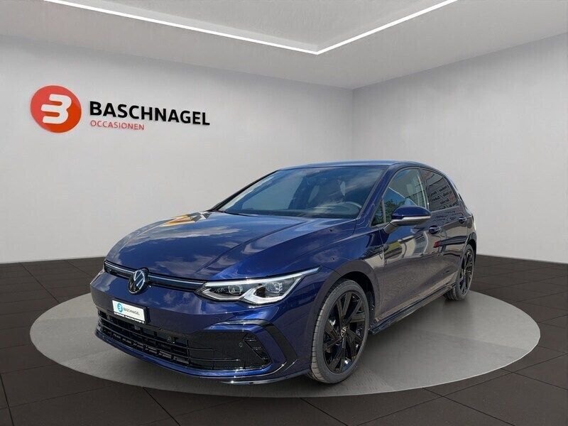Blau Gebraucht 2024 VW Golf VIII R-line Limousine | CHF 35’990 (Teuer) - Bild 1/4