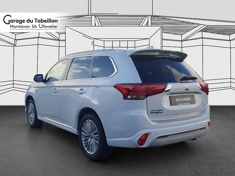 Gebraucht Mitsubishi Outlander P-HEV 224 PS (164 kW) 2019 Weiss SUV