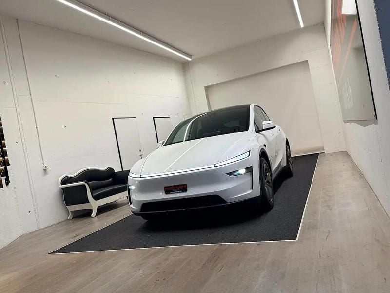Neu Tesla Model Y Long Range AWD 378 kW (514 PS) 2026 Weiss SUV