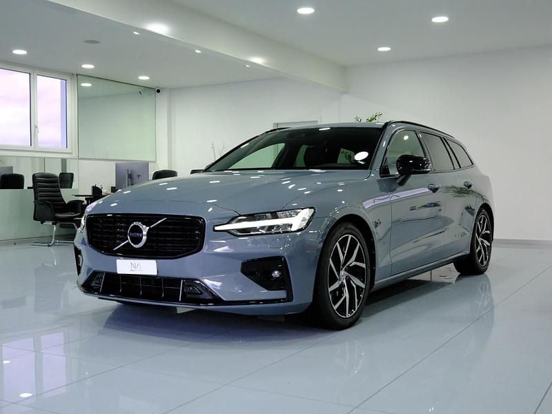 Gebraucht Volvo V60 R-Design 250 PS (183 kW) 2021 Kombi