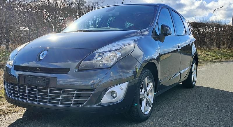 Gebraucht Renault Grand Scénic III Bose Edition 130 PS (95 kW) 2011 Van / Kleinbus