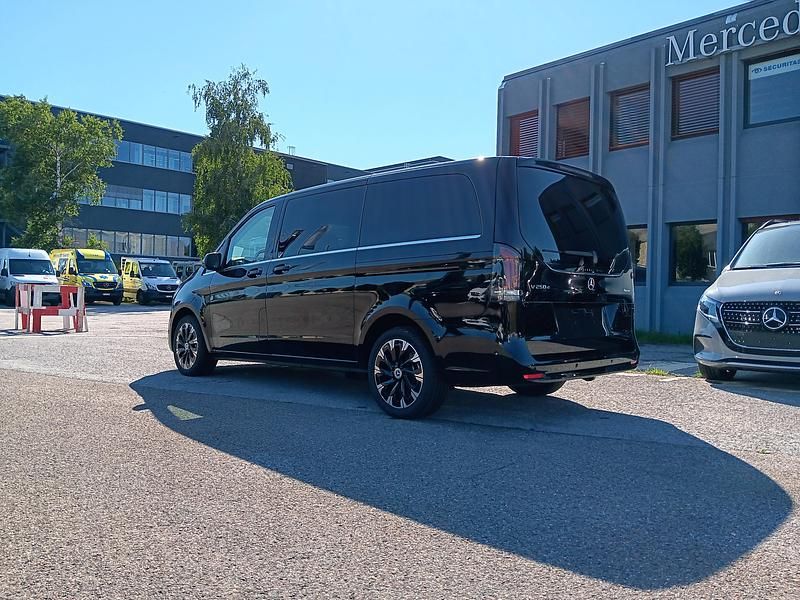 Neu Mercedes V250 Avantgarde 190 PS (139 kW) 2025 Van / Kleinbus