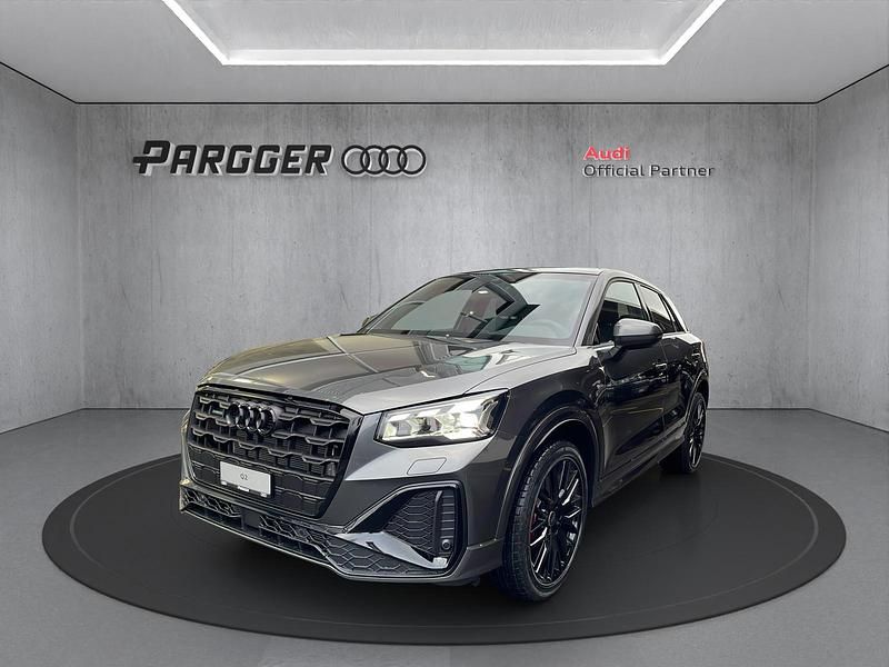 Grau Neu 2025 Audi Q2 Attraction SUV | CHF 55’860 (Fairer Preis) - Bild 1/4