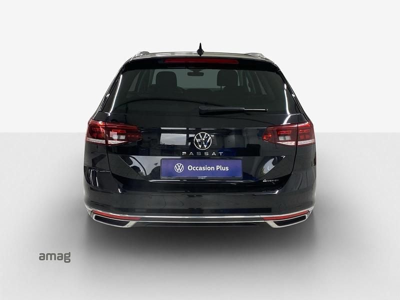 Gebraucht VW Passat Elegance 200 PS (147 kW) 2023 Deepblack perleffekt Kombi