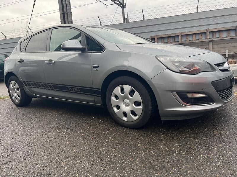 Gebraucht Opel Astra Active 140 PS (102 kW) 2013