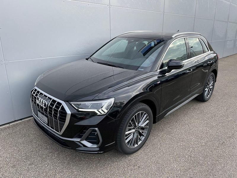 Gebraucht Audi Q3 Attraction 150 PS (110 kW) 2022 Schwarz SUV