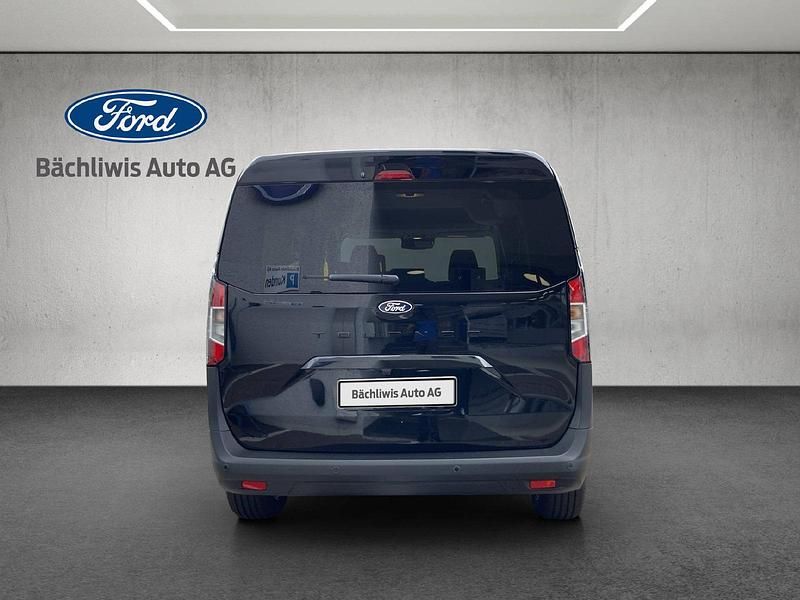 Neu Ford Tourneo Courier Titanium 125 PS (91 kW) 2026 Van / Kleinbus