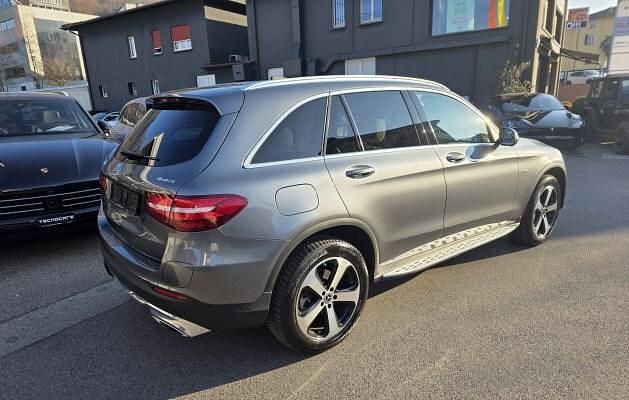 Gebraucht Mercedes GLC350 211 PS (155 kW) 2018 Grau Kombi