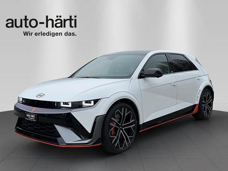 Weiss Neu 2025 Hyundai Ioniq Kleinwagen | CHF 69’450 - Bild 1/4