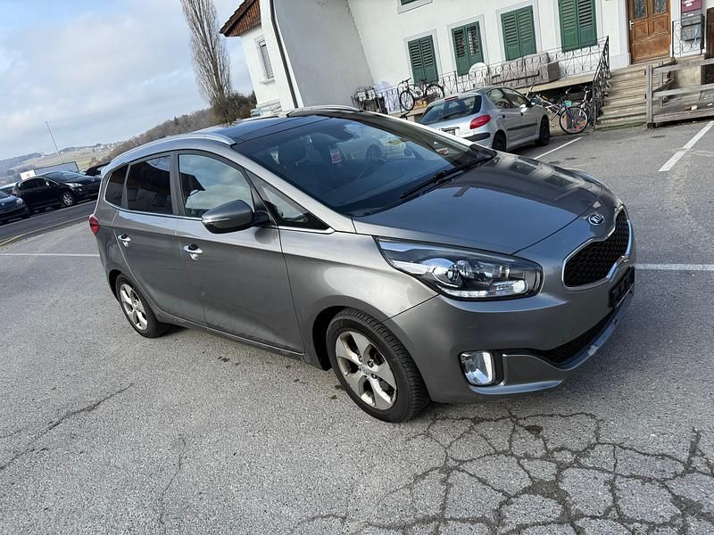Gebraucht Kia Carens Style 141 PS (103 kW) 2016 Van / Kleinbus