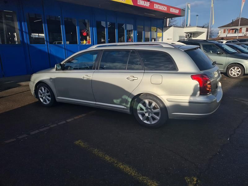 Gebraucht Toyota Avensis Sol 177 PS (130 kW) 2005 Kombi