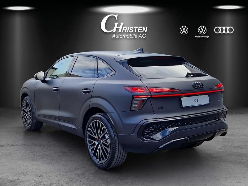 Neu Audi Q3 Sportback Ambiente 265 PS (194 kW) 2026 Braun SUV