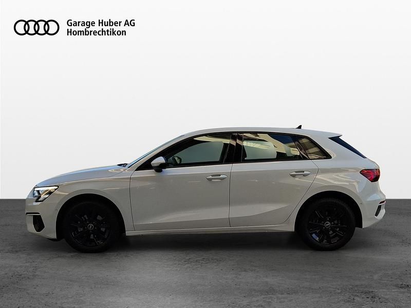 Gebraucht Audi A3 Attraction 150 PS (110 kW) 2022 Weiss Limousine