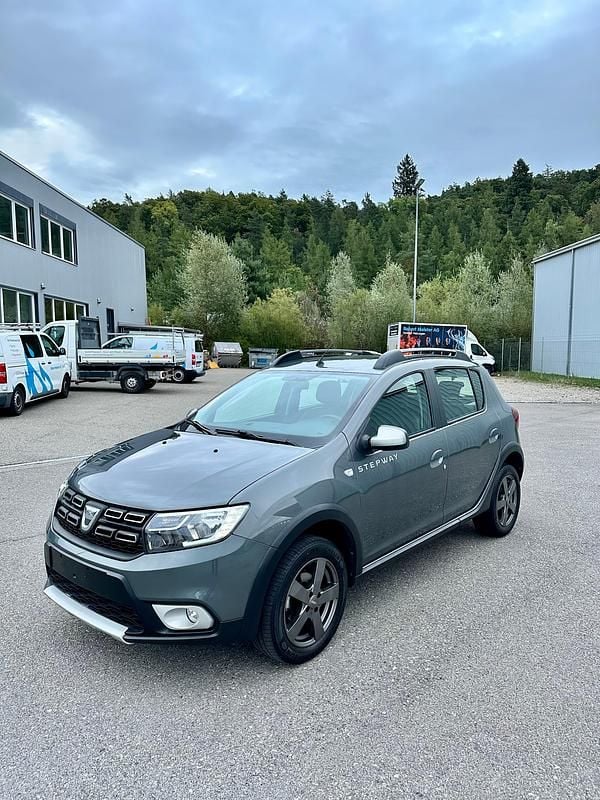 Gebraucht 2017 Dacia Sandero Stepway Kleinwagen | CHF 10’000 (Etwas zu teuer) - Bild 1/4
