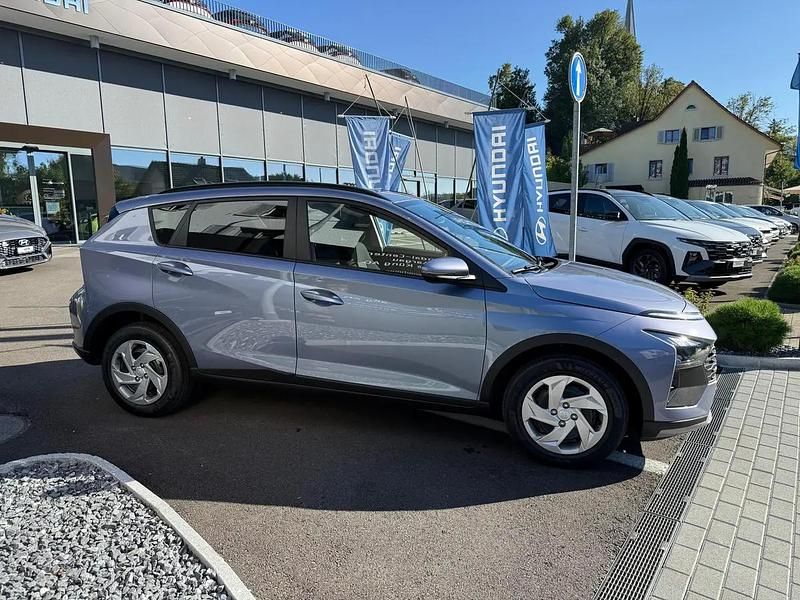 Neu Hyundai Bayon 100 PS (73 kW) 2025 Blau SUV
