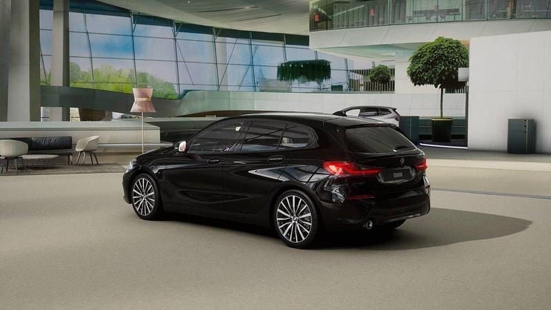 Gebraucht BMW 118 Advantage 136 PS (100 kW) 2023 Schwarz Kleinwagen