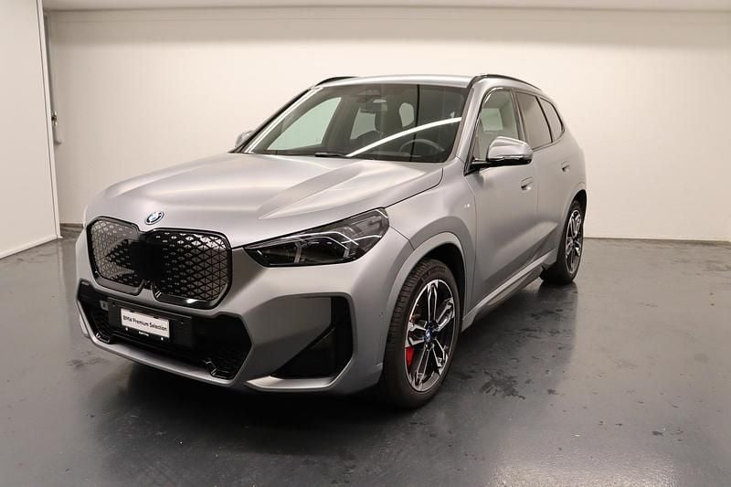 Grau Gebraucht 2024 BMW iX1 Comfort Edition SUV | CHF 46’900 (Fairer Preis) - Bild 1/4