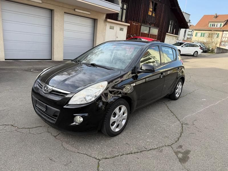 Gebraucht Hyundai i20 Edition 101 PS (74 kW) 2010 Kleinwagen