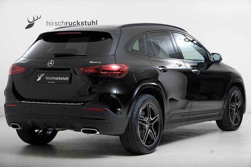 Gebraucht Mercedes GLA250 224 PS (164 kW) 2025 Schwarz SUV