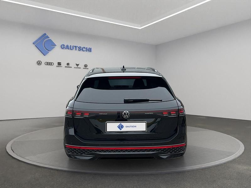 Gebraucht VW Passat R-line 266 PS (195 kW) 2024 Schwarz Kombi