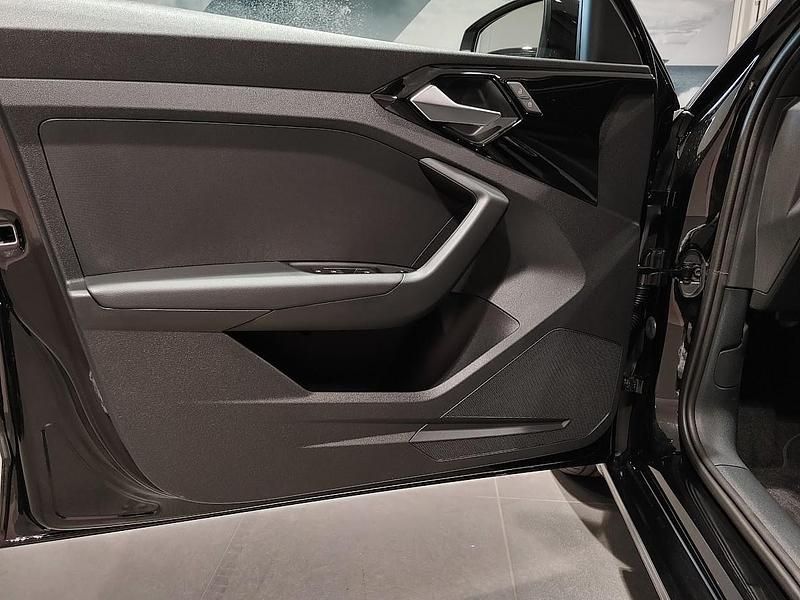 Neu Audi A1 Sportback Attraction 115 PS (84 kW) 2026 Schwarz Kleinwagen