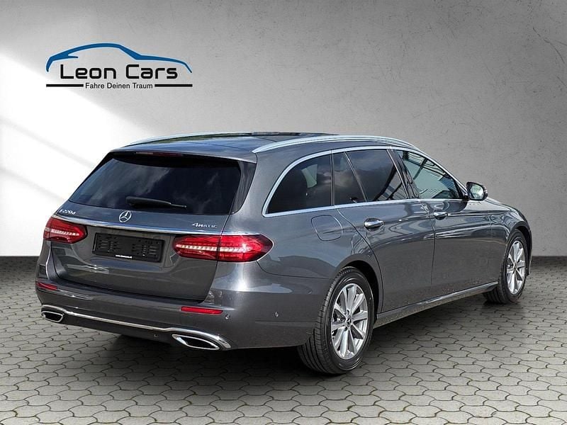 Gebraucht Mercedes E220 Avantgarde 194 PS (142 kW) 2021 Kombi