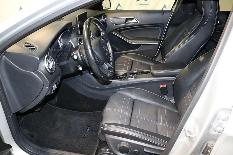 Gebraucht Mercedes GLA200 Urban 156 PS (114 kW) 2017 SUV