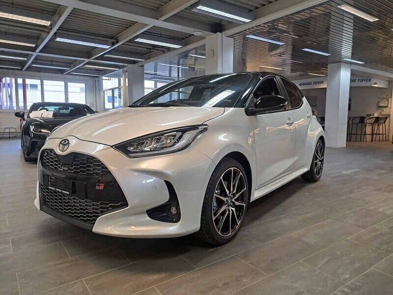 Gebraucht 2024 Toyota Yaris Hybrid Sport | CHF 31’900 (Fairer Preis) - Bild 1/4