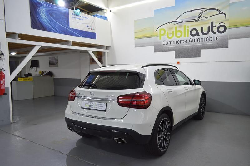 Gebraucht Mercedes GLA250 AMG line 211 PS (155 kW) 2017 SUV