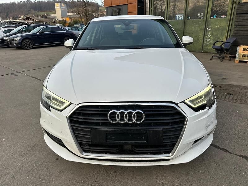 Gebraucht Audi A3 Sport 150 PS (110 kW) 2019 Limousine