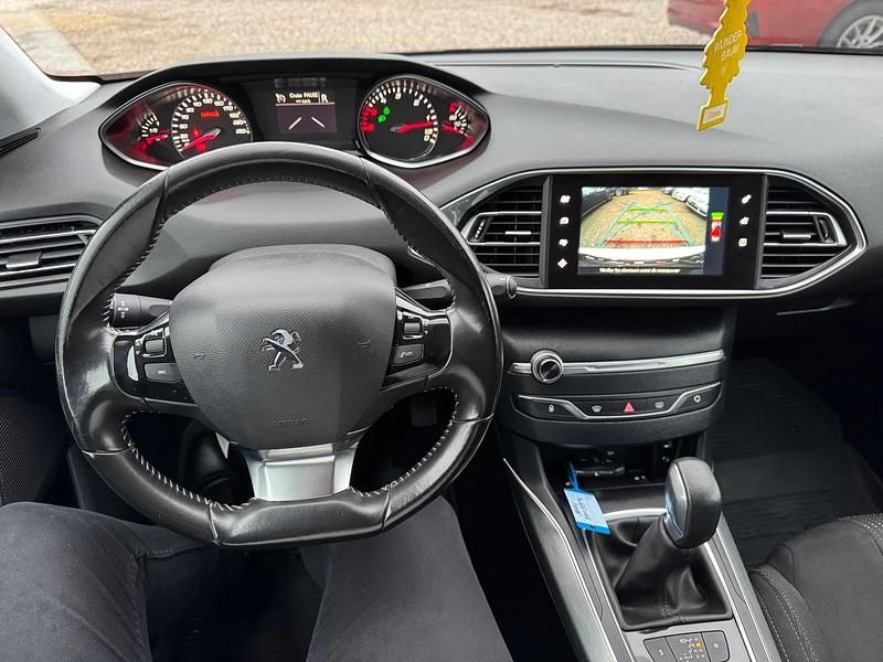Gebraucht Peugeot 308 SW Allure 120 PS (88 kW) 2015 Kombi