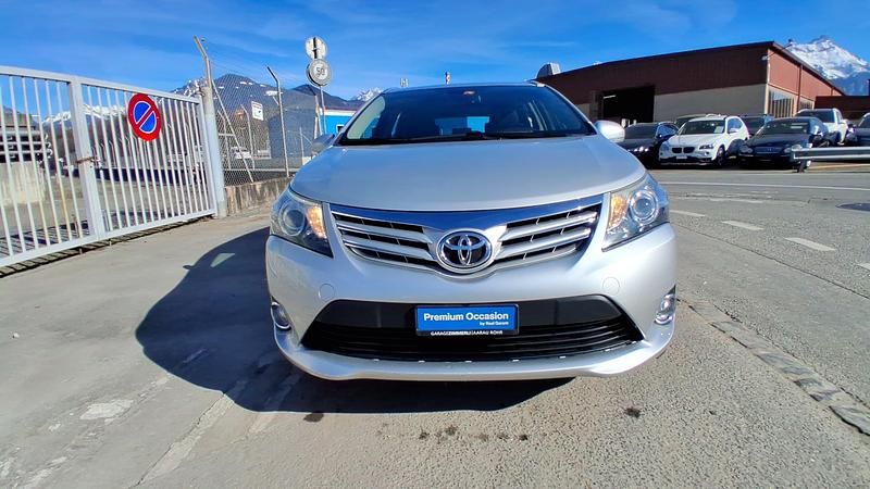 Gebraucht Toyota Avensis Premium 152 PS (111 kW) 2013 Kombi