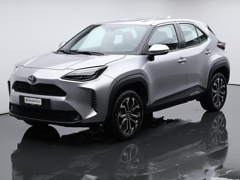 Silber Gebraucht 2023 Toyota Yaris Cross Trend SUV | CHF 27’400 (Fairer Preis) - Bild 1/4
