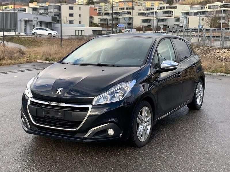 Gebraucht 2018 Peugeot 208 Style Kleinwagen | CHF 3’900 (Guter Preis) - Bild 1/4